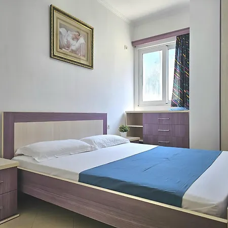 Apartament Eri